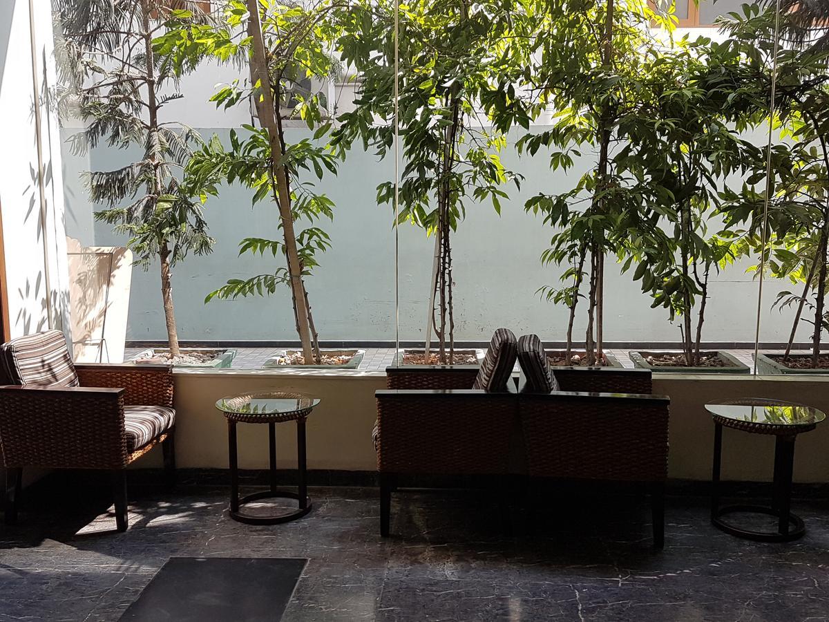 Hotel Kens Гайдарабад Екстер'єр фото